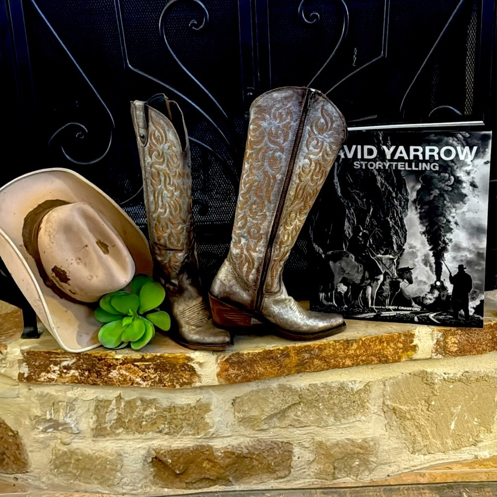 Women’s Liberty Black western boots. Size 9